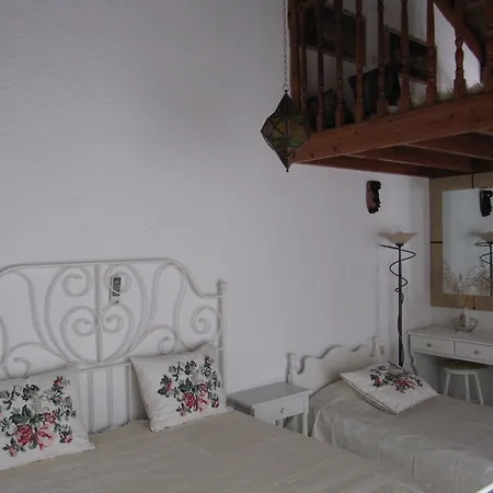 Castellino בית הארחה 4*