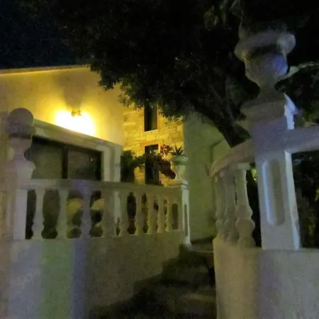בית הארחה Castellino פליראקי