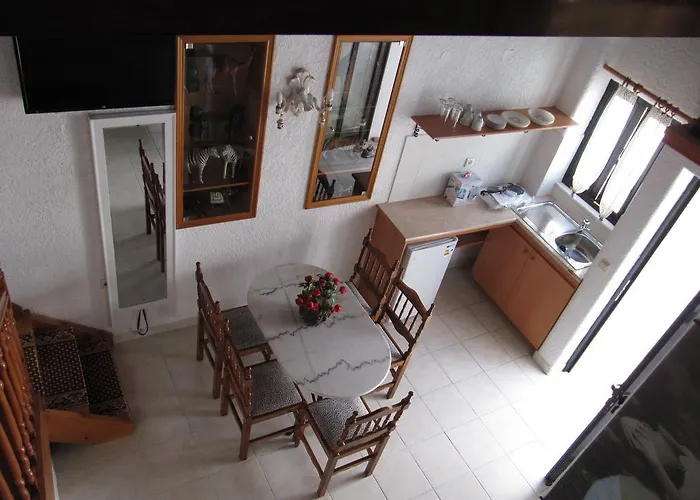 Castellino بيت ضيافة 4*