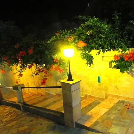 Πανσιόν Castellino 4*