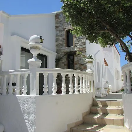 Castellino ゲストハウス ファリラキ