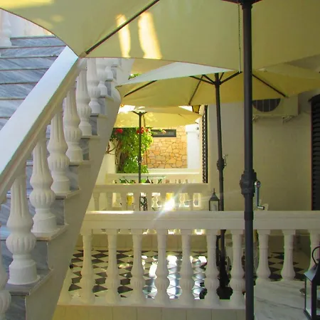 Castellino 4*