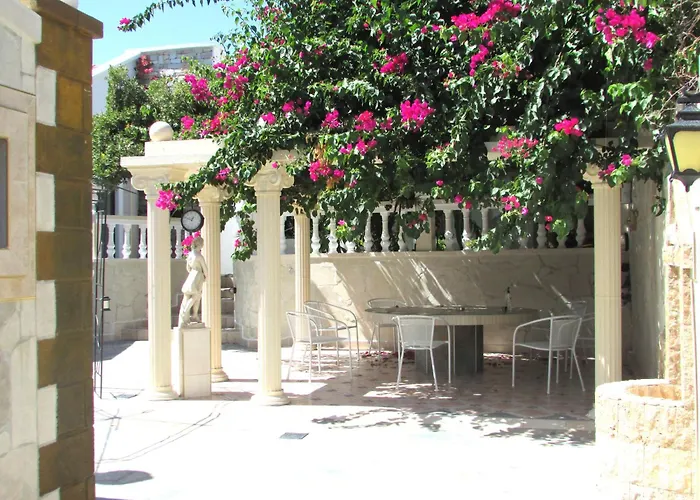 Castellino Πανσιόν Φαληράκι