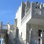 Castellino بيت ضيافة 4*